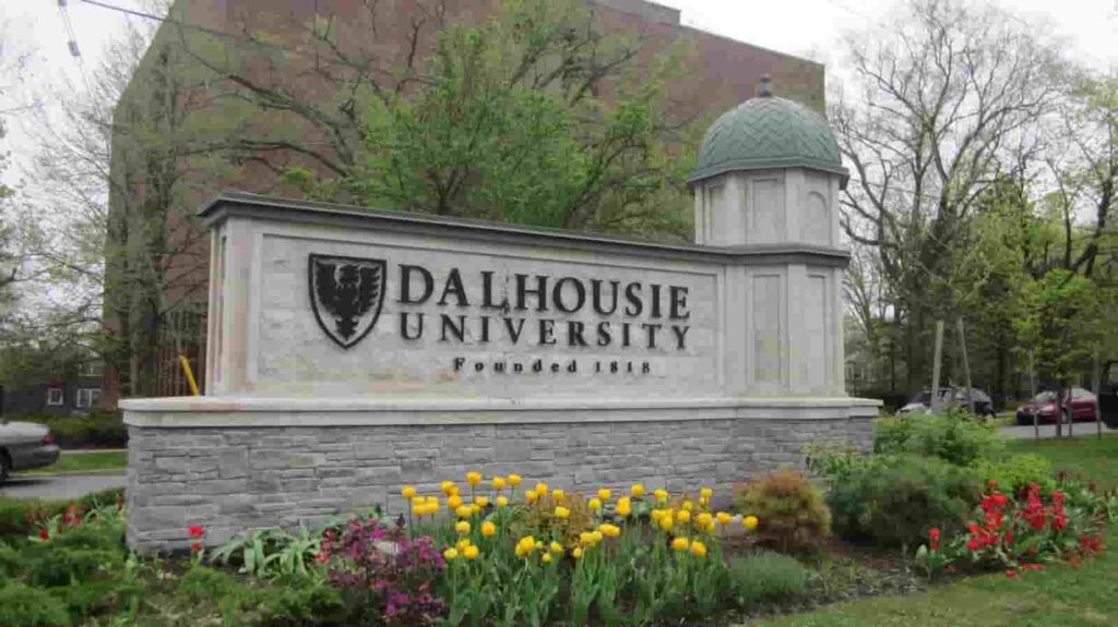 Godkjennelsesgrad for Dalhousie University