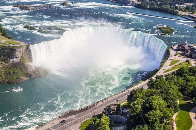 Niagara Falls dhidi ya Victoria Falls